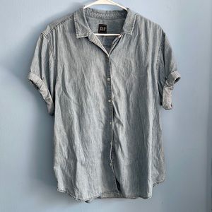 Gap Short Sleeve Button Down Collared Shirt